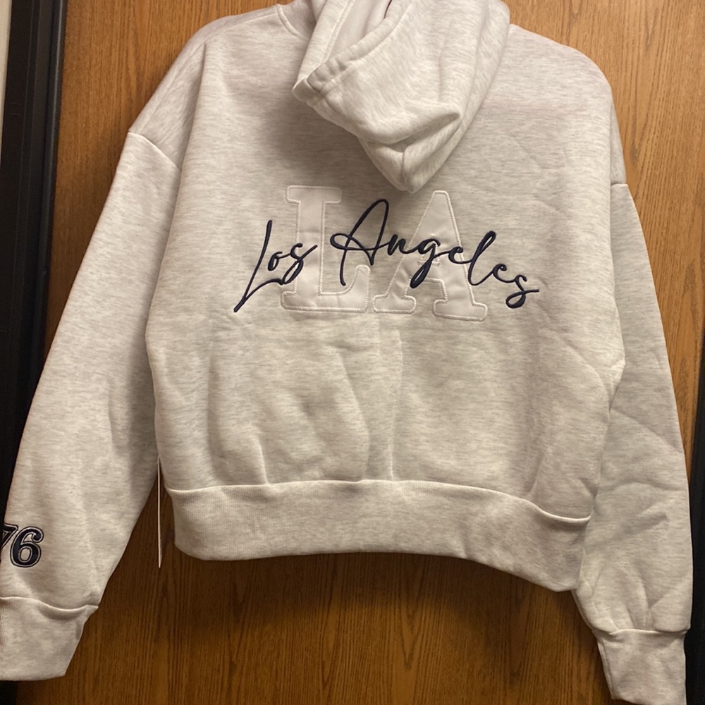 NWT Los Angeles sweatshirt - Picture 5 of 5